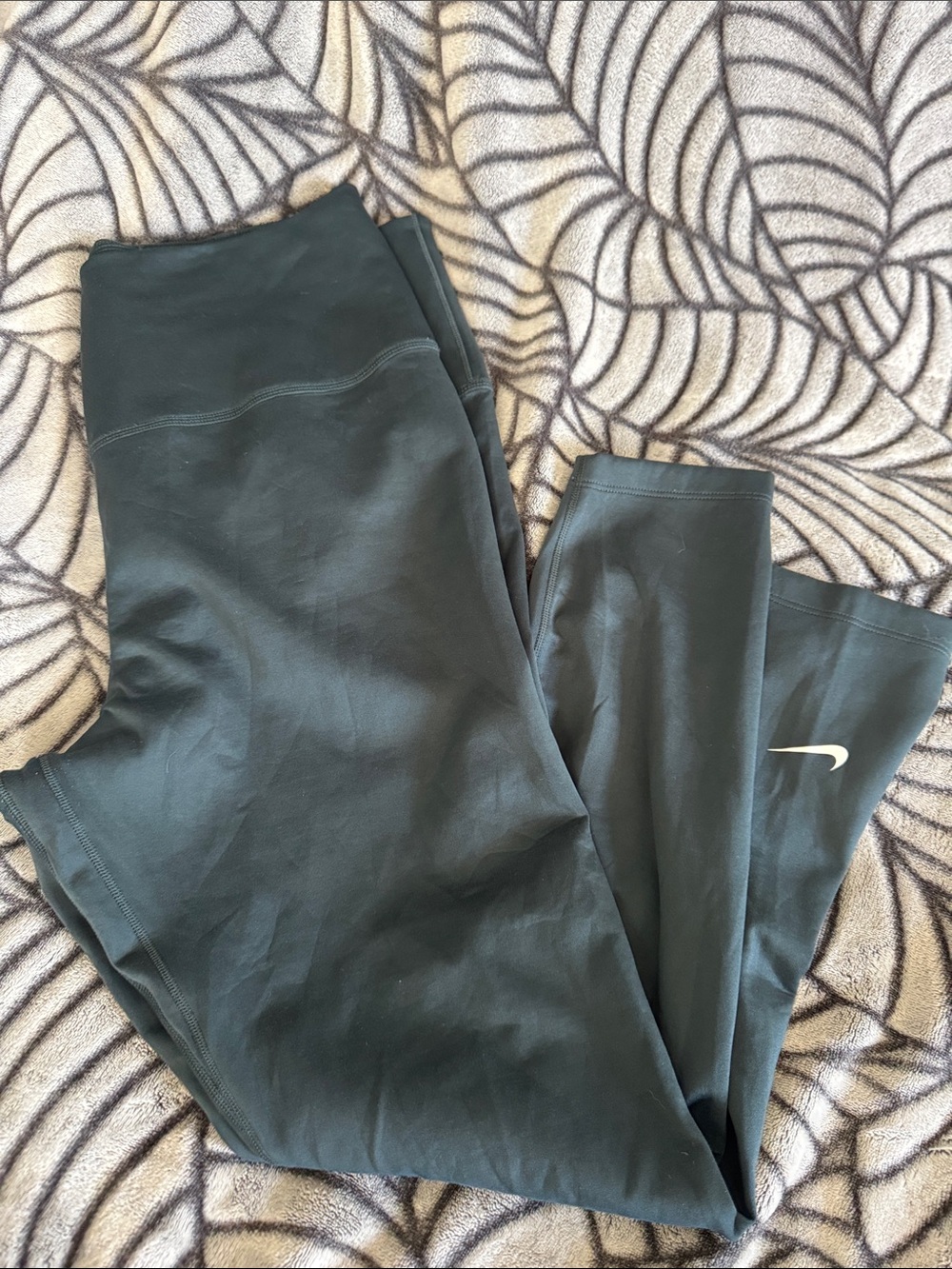Women’s Nike Therma-Fit Dark Blue Green Leggings - Size XL